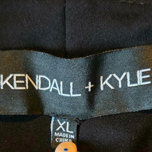 KENDALL + KYLIE Pleated Pull On Pants – Black - Picture 6 of 8